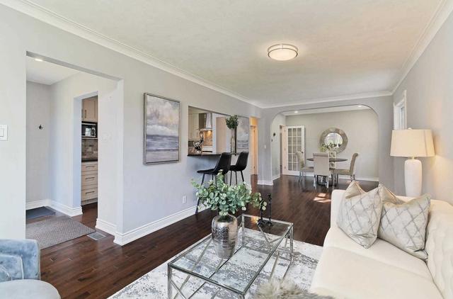 30 Castille Ave, House detached with 4 bedrooms, 3 bathrooms and 6 parking in Toronto ON | Image 36