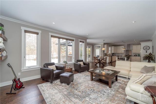 29 Beverly Street, House detached with 5 bedrooms, 4 bathrooms and 6 parking in Ottawa ON | Image 12