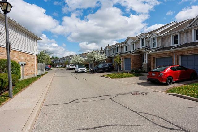 66 Rodgers Rd, Townhouse with 4 bedrooms, 3 bathrooms and 1 parking in Guelph ON | Image 18