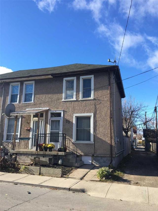 33 Madison Ave. Ave, House attached with 3 bedrooms, 1 bathrooms and 1 parking in Hamilton ON | Image 1