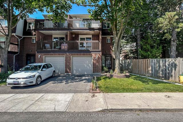 42 Kindale Way, Townhouse with 3 bedrooms, 2 bathrooms and 2 parking in Markham ON | Image 1
