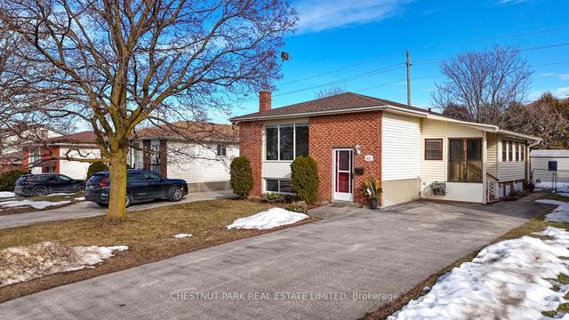 1375 13th Ave E, House detached with 2 bedrooms, 2 bathrooms and 3 parking in Owen Sound ON | Image 1