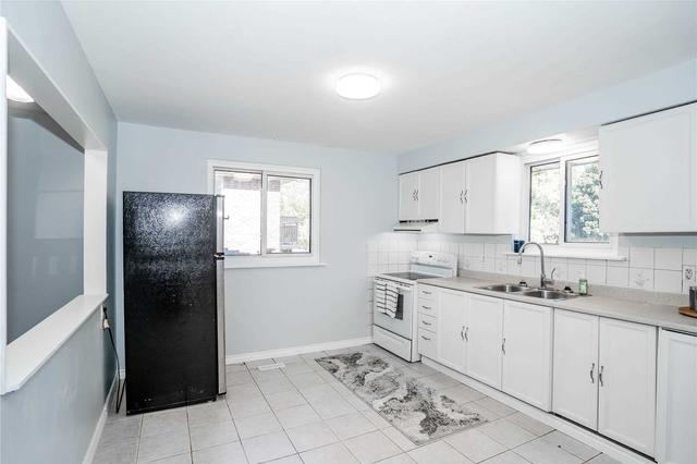 436 Sedan Cres, House semidetached with 3 bedrooms, 2 bathrooms and 3 parking in Oshawa ON | Image 3
