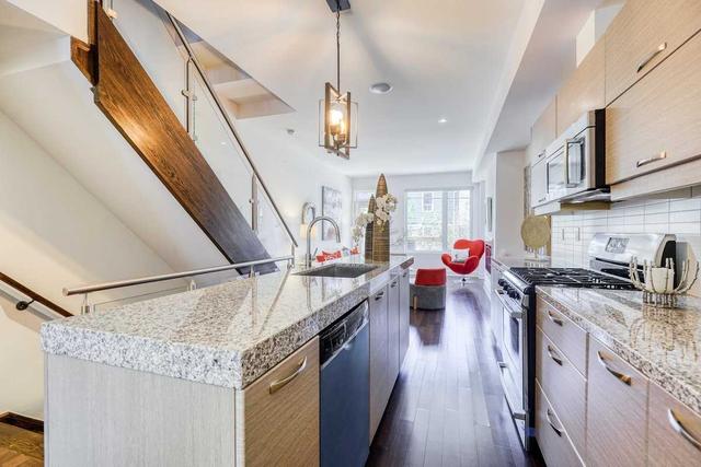 501 - 50 Curzon St, Townhouse with 3 bedrooms, 3 bathrooms and 1 parking in Toronto ON | Image 4