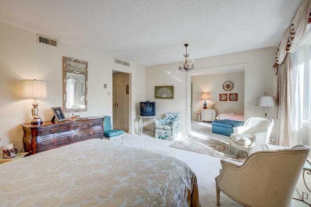 3 - 60 Old Mill Rd, Condo with 3 bedrooms, 3 bathrooms and 2 parking in Toronto ON | Image 24
