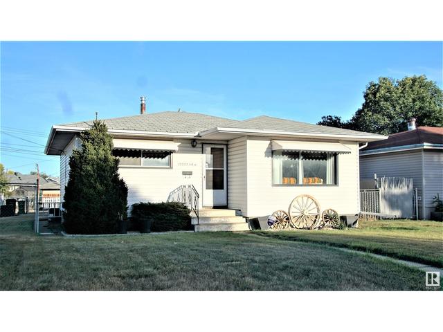 13323 58 St Nw, House detached with 3 bedrooms, 1 bathrooms and 1 parking in Edmonton AB | Card Image