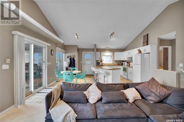 5702 Nelson Beach Drive, House detached with 3 bedrooms, 3 bathrooms and null parking in Hoodoo No. 401 SK | Image 11