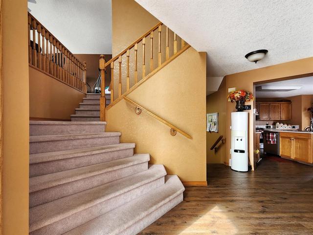 71 Uplands Boulevard N, House detached with 4 bedrooms, 2 bathrooms and 4 parking in Lethbridge AB | Image 29