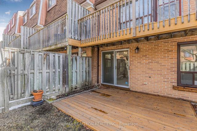 27 - 260 Avenue Rd, Townhouse with 3 bedrooms, 2 bathrooms and 3 parking in Richmond Hill ON | Image 29