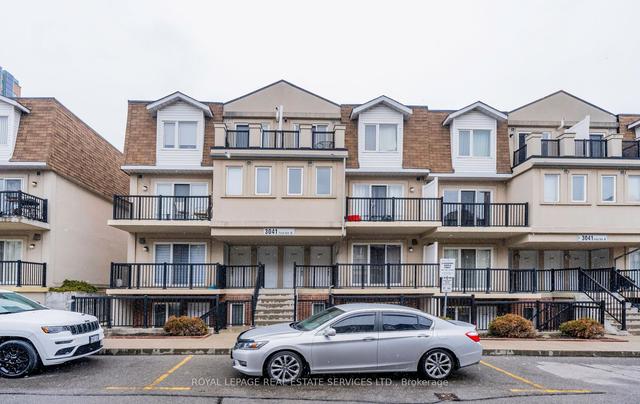 2054 - 3041 Finch Ave W, Townhouse with 2 bedrooms, 1 bathrooms and 2 parking in Toronto ON | Image 1