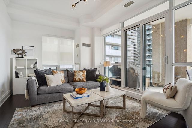 3002 - 35 Hayden St, Condo with 2 bedrooms, 3 bathrooms and 1 parking in Toronto ON | Image 34