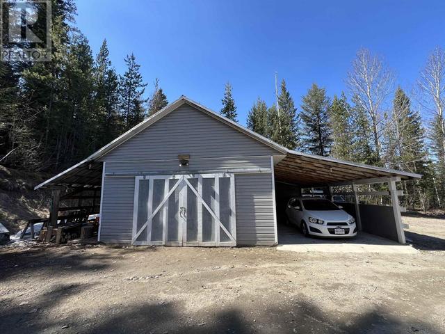1071 Marsh Road, House detached with 3 bedrooms, 2 bathrooms and null parking in Cariboo I BC | Image 31