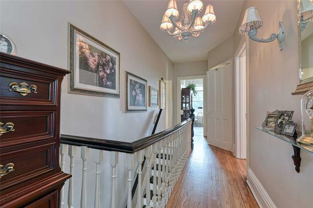 49 Wentworth St N, House semidetached with 2 bedrooms, 2 bathrooms and 0 parking in Hamilton ON | Image 3