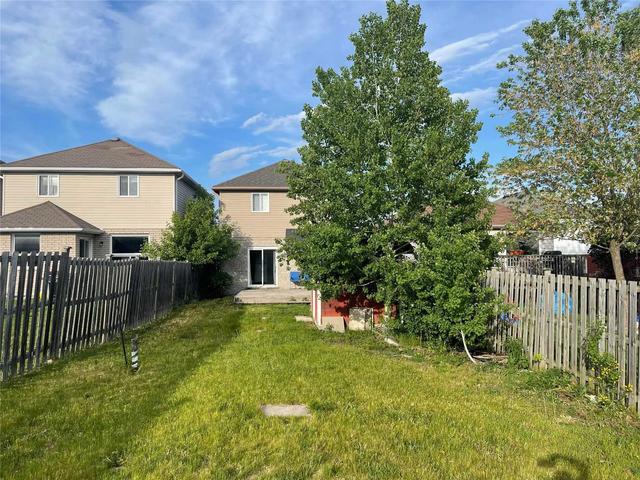 640 Clancy Cres, House detached with 3 bedrooms, 3 bathrooms and 3 parking in Peterborough ON | Image 5