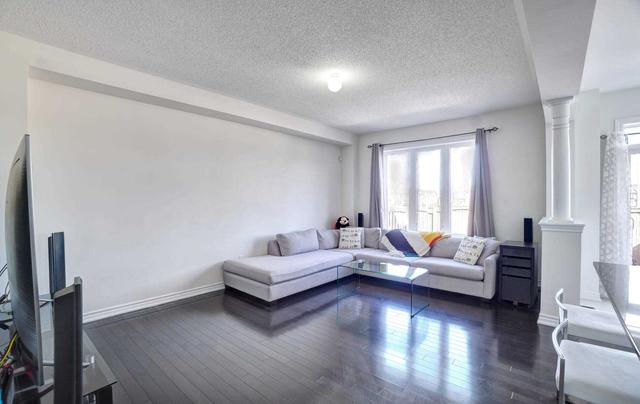124 Living Cres, House attached with 3 bedrooms, 4 bathrooms and 2 parking in Markham ON | Image 33