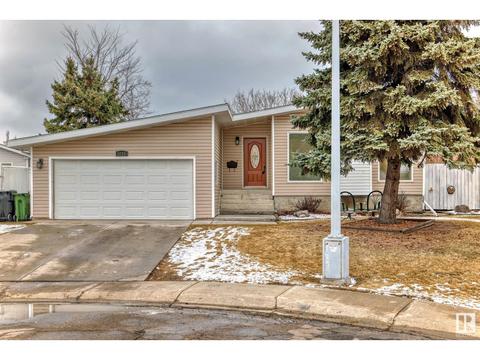 3710 135a Av Nw, House detached with 5 bedrooms, 2 bathrooms and null parking in Edmonton AB | Card Image