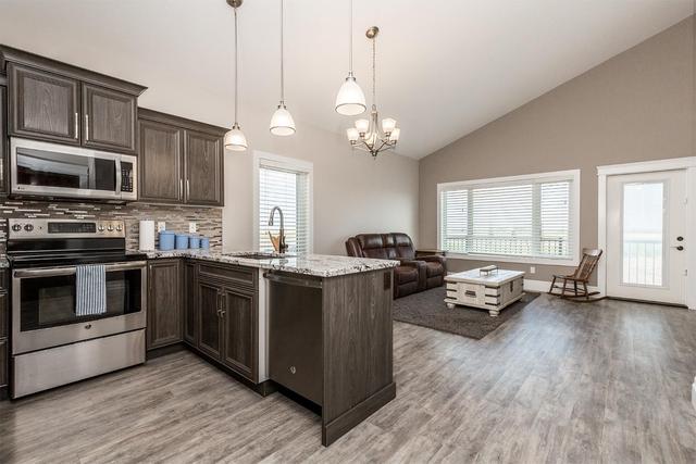 95037 Range Road 213a, House detached with 5 bedrooms, 5 bathrooms and 2 parking in Lethbridge County AB | Image 32