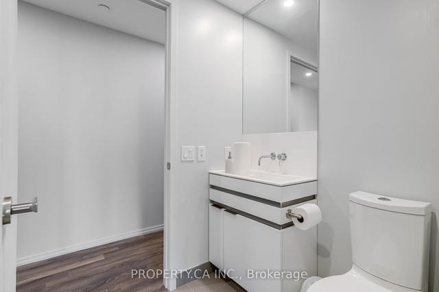 3809 - 197 Yonge St, Condo with 2 bedrooms, 2 bathrooms and 0 parking in Toronto ON | Image 8