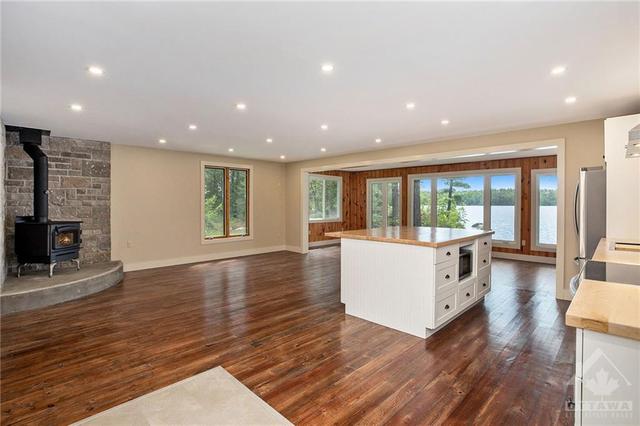 2 North Shore White Lake North, House detached with 2 bedrooms, 1 bathrooms and null parking in Greater Madawaska ON | Image 7