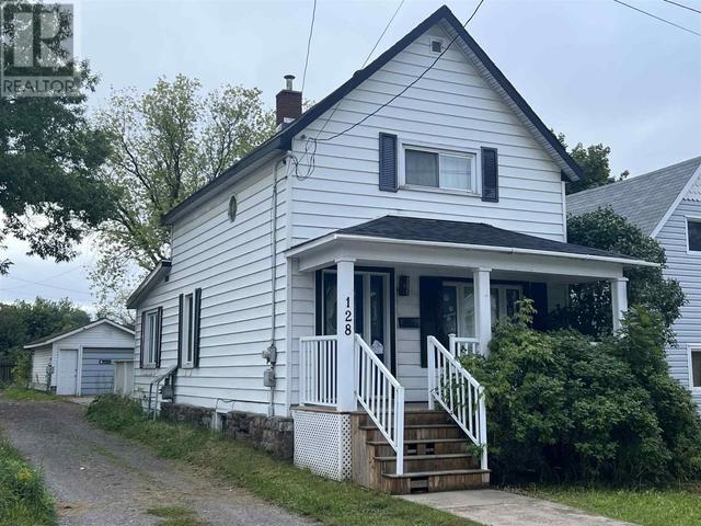 128 Tancred, House detached with 3 bedrooms, 2 bathrooms and null parking in Sault Ste. Marie ON | Image 2