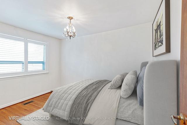 11 Hibiscus Crt, House detached with 3 bedrooms, 2 bathrooms and 8 parking in Toronto ON | Image 13