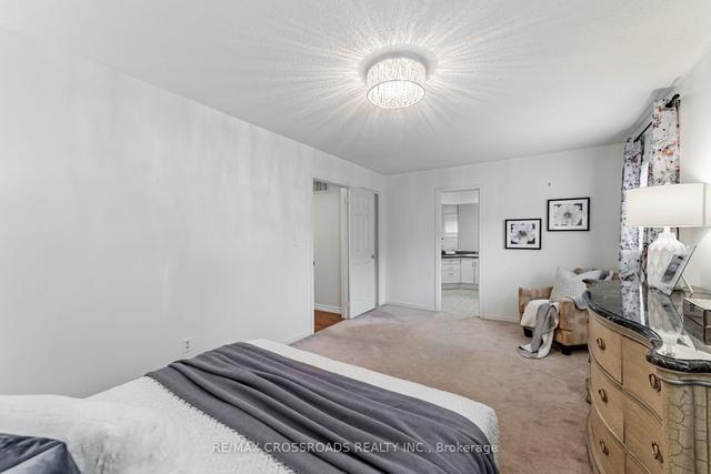 80 Bowler St, House attached with 3 bedrooms, 4 bathrooms and 2 parking in Aurora ON | Image 13