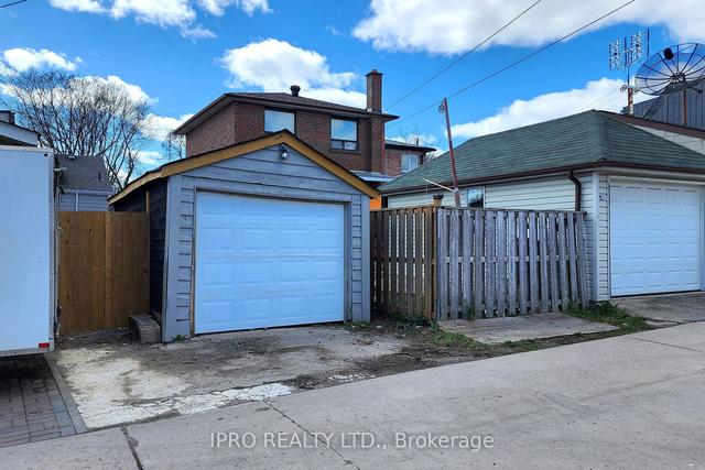 291 Harvie Ave, House semidetached with 2 bedrooms, 2 bathrooms and 2 parking in Toronto ON | Image 17