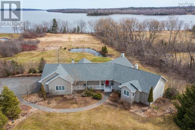1810 Highway 376, House detached with 4 bedrooms, 2 bathrooms and null parking in Pictou, Subd. A NS | Image 3