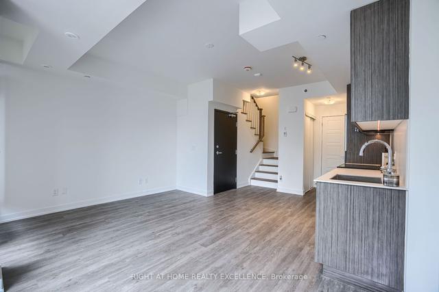 2 - 861 Sheppard Ave W, Townhouse with 2 bedrooms, 3 bathrooms and 1 parking in Toronto ON | Image 32