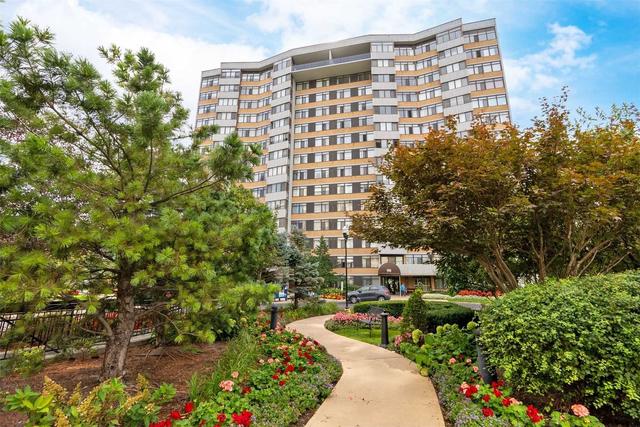 405 - 90 Fisherville Rd, Condo with 2 bedrooms, 2 bathrooms and 2 parking in Toronto ON | Image 1