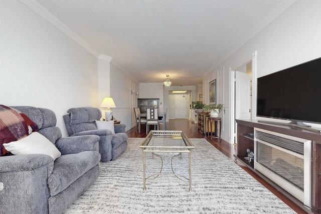 118 - 7398 Yonge St, Condo with 3 bedrooms, 2 bathrooms and 3 parking in Vaughan ON | Image 6