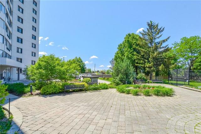 205 - 250 Glenridge Drive, House attached with 3 bedrooms, 2 bathrooms and 1 parking in Waterloo ON | Image 39