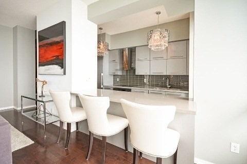 Sph4909 - 55 Bremner Blvd, Condo with 2 bedrooms, 2 bathrooms and 1 parking in Toronto ON | Image 3