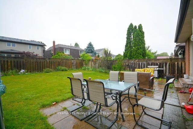 26 Milford Cres, House detached with 3 bedrooms, 3 bathrooms and 8 parking in Brampton ON | Image 33