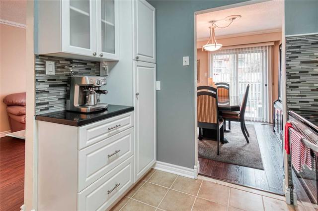 65 - 830 Stainton Dr, Townhouse with 3 bedrooms, 3 bathrooms and 2 parking in Mississauga ON | Image 3