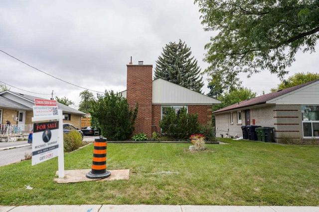 2446 Islington Ave, House detached with 3 bedrooms, 2 bathrooms and 3 parking in Toronto ON | Image 32