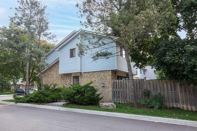 18 - 6540 Falconer Dr, Townhouse with 3 bedrooms, 3 bathrooms and 1 parking in Mississauga ON | Image 1