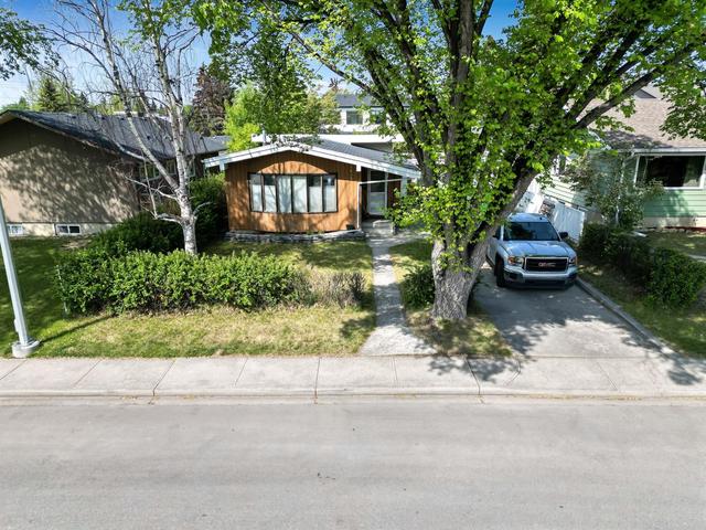 3535 40 Street Sw, House detached with 1 bedrooms, 2 bathrooms and 5 parking in Calgary AB | Image 1