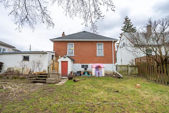 326 East 12th St, House detached with 3 bedrooms, 1 bathrooms and 4 parking in Hamilton ON | Image 18