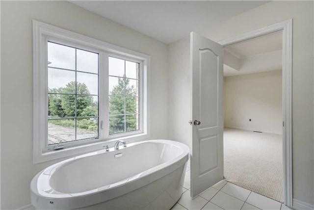 8 Forest Edge Cres, House detached with 4 bedrooms, 4 bathrooms and 2 parking in East Gwillimbury ON | Image 17