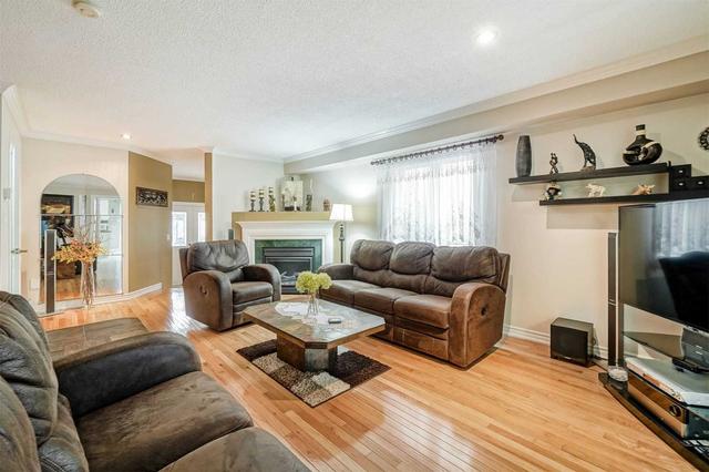 643 Dolly Bird Lane, House semidetached with 3 bedrooms, 3 bathrooms and 3 parking in Mississauga ON | Image 26