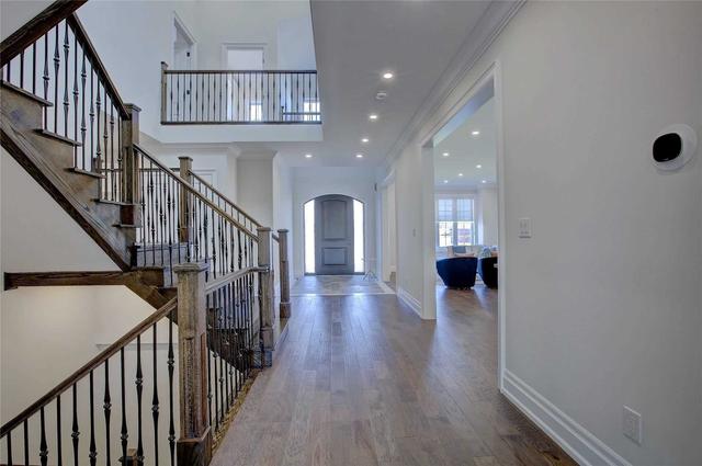 81 Thomas St, House detached with 4 bedrooms, 5 bathrooms and 5 parking in Mississauga ON | Image 2
