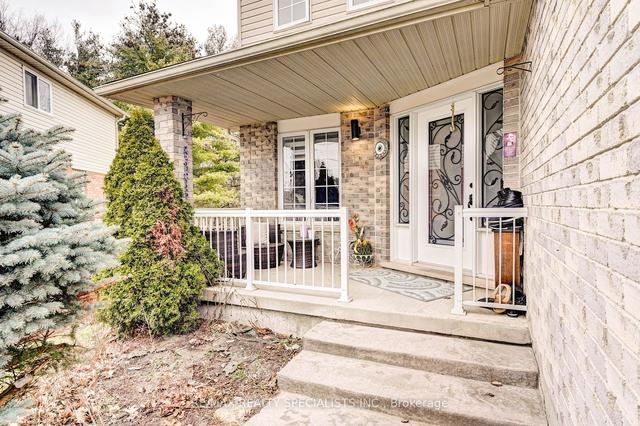 120 Lena Cres, House detached with 3 bedrooms, 4 bathrooms and 4 parking in Cambridge ON | Image 12