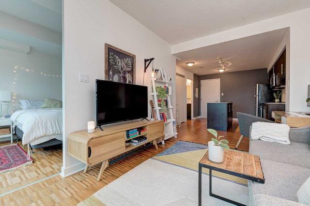607n - 1169 Queen St W, Condo with 1 bedrooms, 1 bathrooms and 0 parking in Toronto ON | Image 2