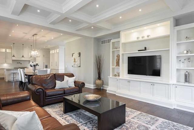 377 Maplehurst Ave, House detached with 4 bedrooms, 6 bathrooms and 8 parking in Oakville ON | Image 6