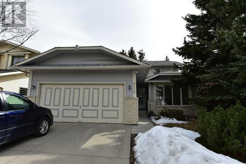 215 Edgebank Place Nw, House detached with 3 bedrooms, 3 bathrooms and 4 parking in Calgary AB | Card Image