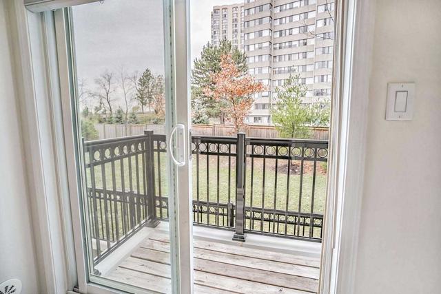 236 - 15 Coneflower Cres, Townhouse with 2 bedrooms, 1 bathrooms and 1 parking in Toronto ON | Image 10