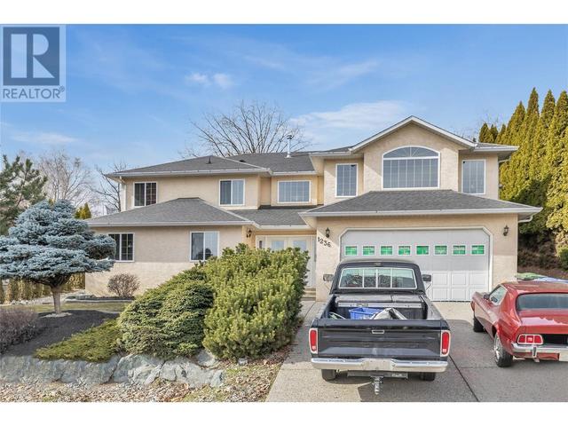 1236 Cerise Drive, House detached with 4 bedrooms, 3 bathrooms and 4 parking in Kelowna BC | Image 2