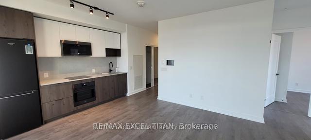 801 - 5 Defries St, Condo with 3 bedrooms, 2 bathrooms and 0 parking in Toronto ON | Image 4