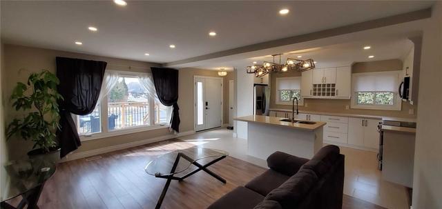 269 Surrey Dr, House detached with 5 bedrooms, 2 bathrooms and 7 parking in Oshawa ON | Image 12